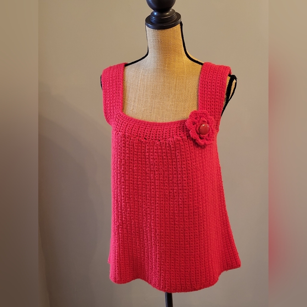 Handknit 70s Red Sleeveless Top Flower Accent Medium